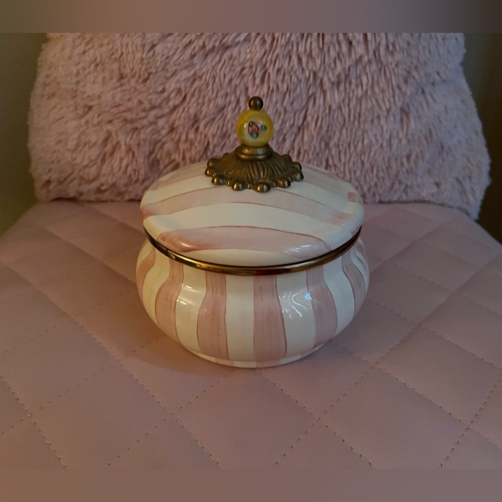 MacKenzie-Childs Vintage NWT Pink & White Striped Bathing Hut Squash Pot💕
